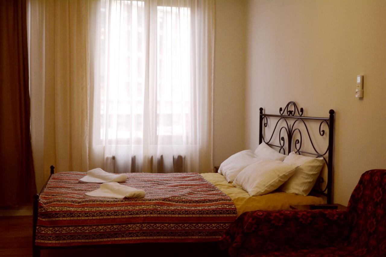 Apartment Near Pirimze Tbilisi Exterior photo